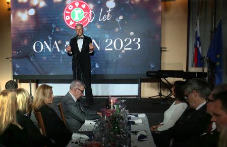 ONA ali ON 19 FOTO LJUBO VUKELIČ